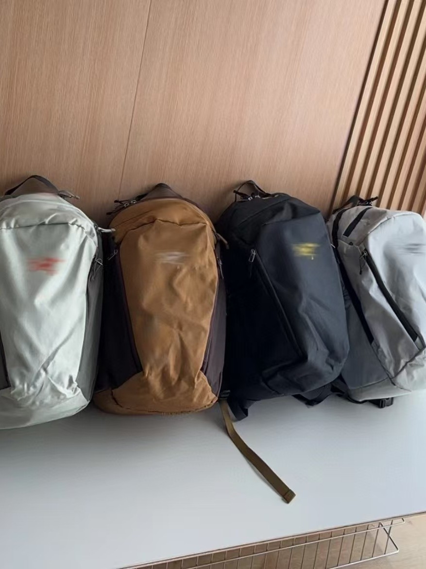 Niaojia 26L Backpack Outdoor Sports Bag Casual Mountaineering Bag Men and Women Versatile Backpack Waterproof and Wear-Resistant School Bag Trendy