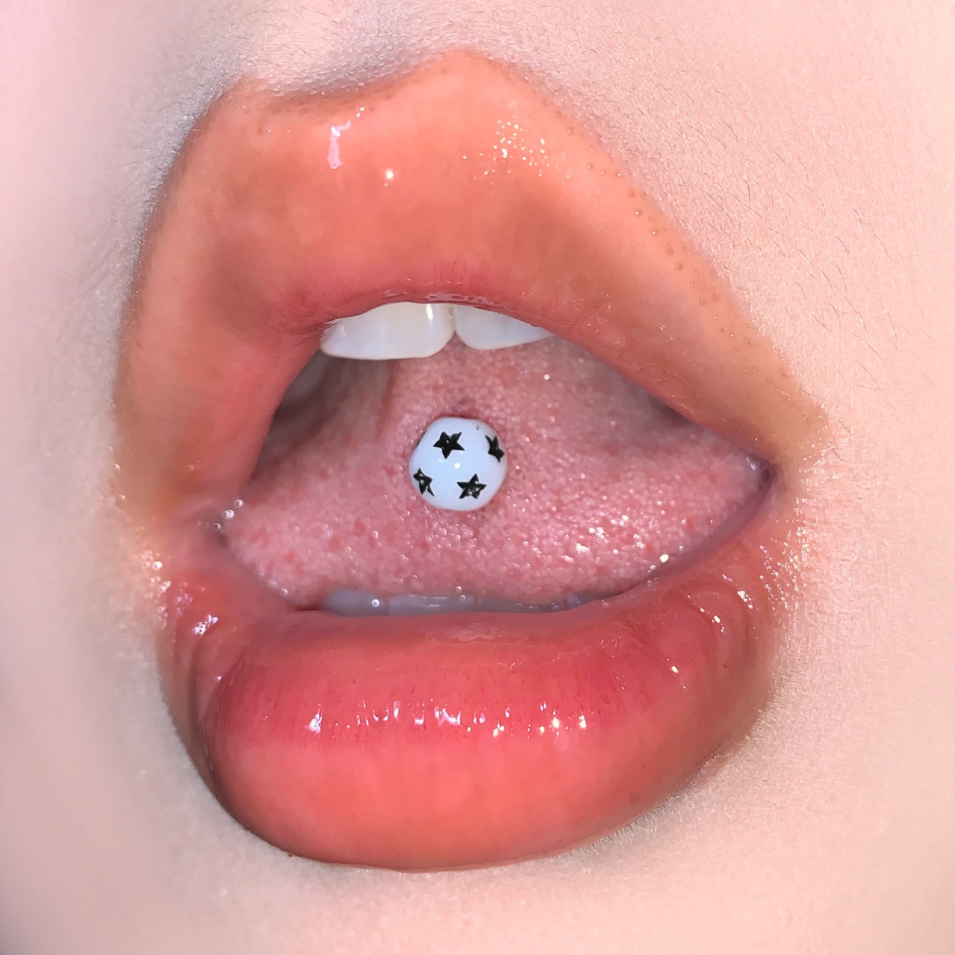 Pointed titanium steel lip stud product view