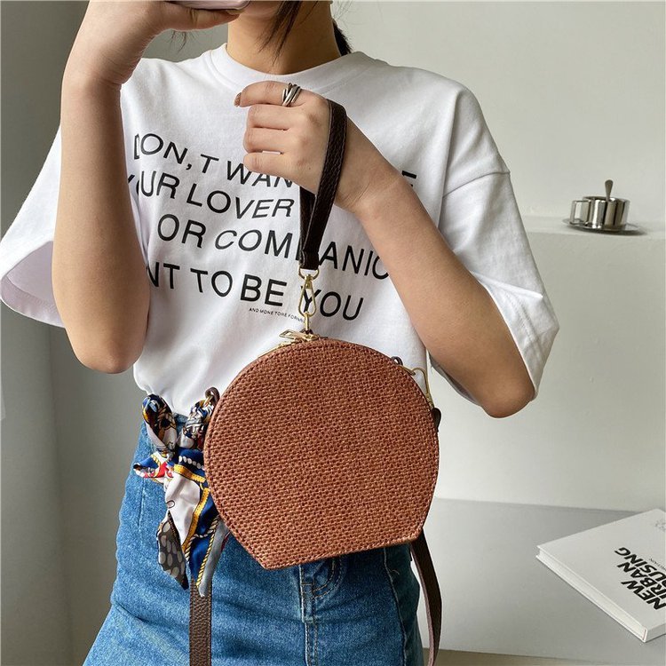 Korean Shoulder Messenger Portable Round Bag display picture 21