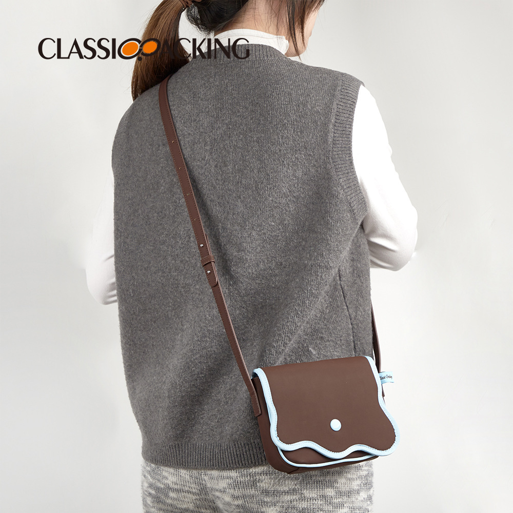 厂家定制款棕蓝撞色 PU 斜挎包 女士温柔风单肩包 轻便通勤小挎包