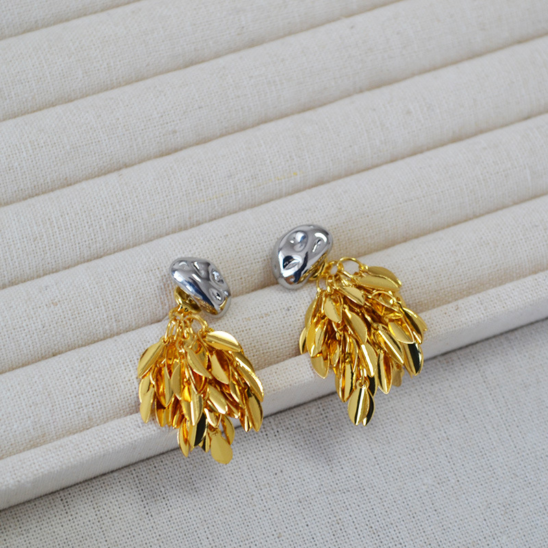 Ear Studs Classification 1 Pair Simple Style Classic Style Solid Color Tassel Plating Brass Ear Studs