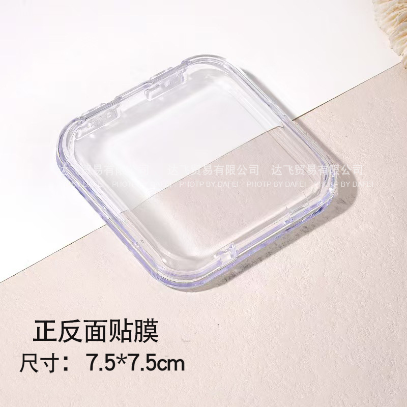 1. 고급 투명 보관함(긁힘 방지를 위해 앞면과 뒷면에 필름이 붙어 있음)