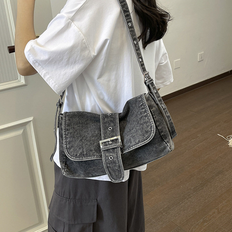 Transfronterizas nuevas tendencias de hombro, bolsos de mano de mujer retro versátil, bolsos de mano de alta calidad, bolsos de vaqueros portátiles bajo las axilas