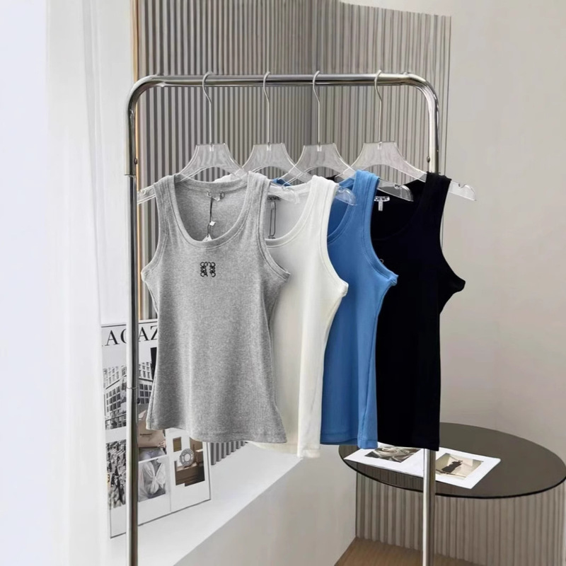 Spring and Summer 2025 New Luojia Style Slim-fit Vest for Outer Wear and Inner Wear All-match Vest Slim-fit Threaded Vest Spring and Summer 2025 New Luojia Style Slim-fit Vest for Outer Wear and Inner Wear All-match Vest Slim-fit Threaded Vest