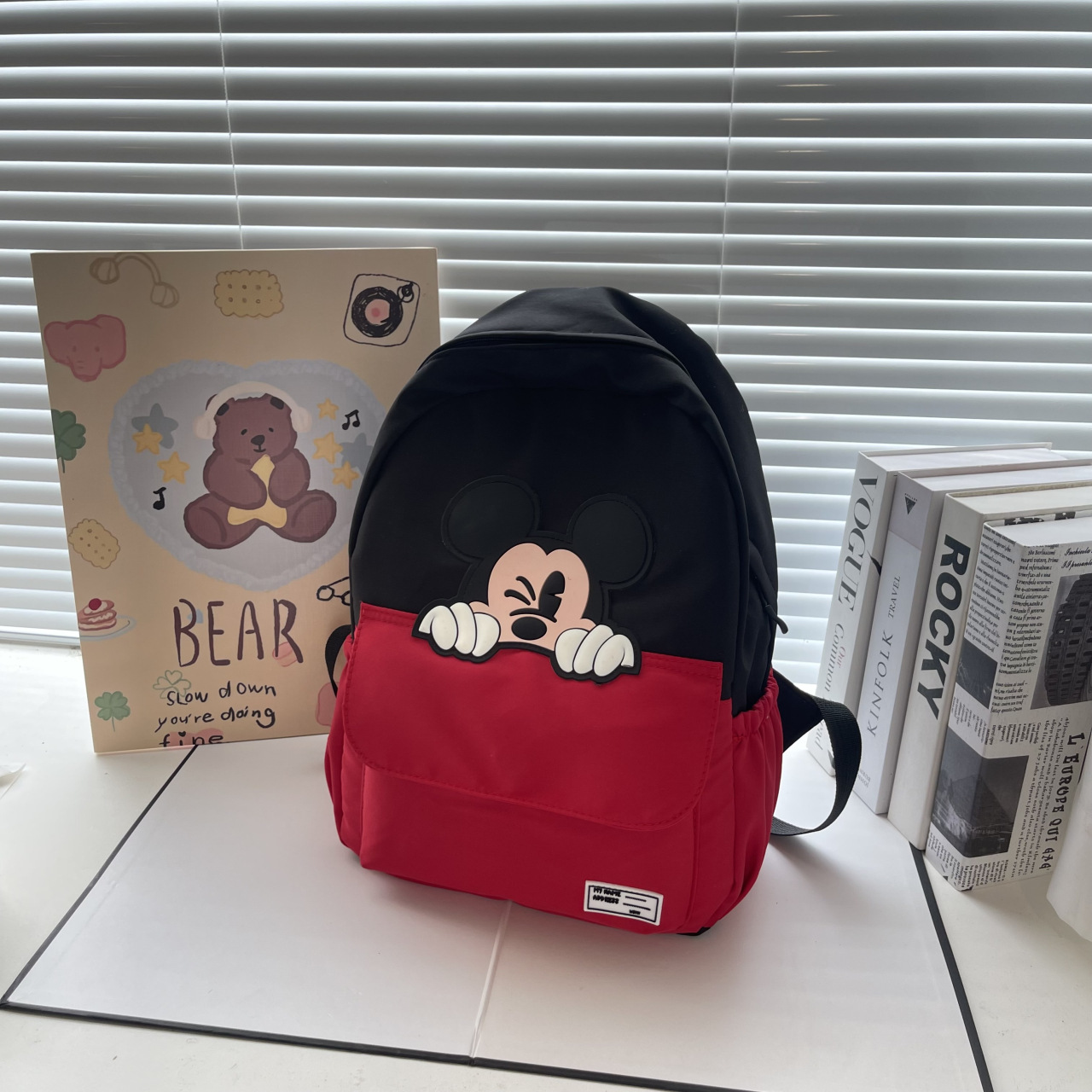 Nuevas mochilas de dibujos animados transfronterizos, mochila de alta capacidad, mochila de escolares, mochila de viajes en el campus.