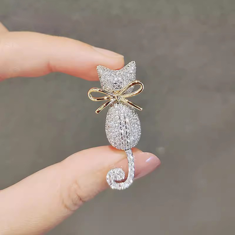 日韓のかわいい子猫のブローチの高級な女性の個性の動物の胸の花は光のピンのセーターのオーバーのスーツの装飾を防ぎます。|undefined