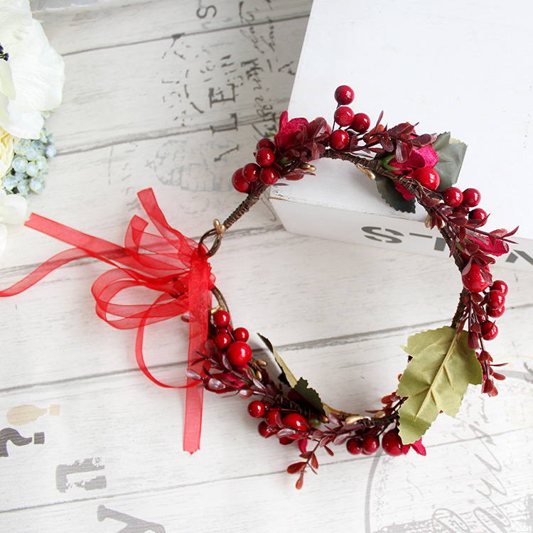 Christmas Wreath Bride Headpiece With Red Artificial Berry Decor_voghion.com