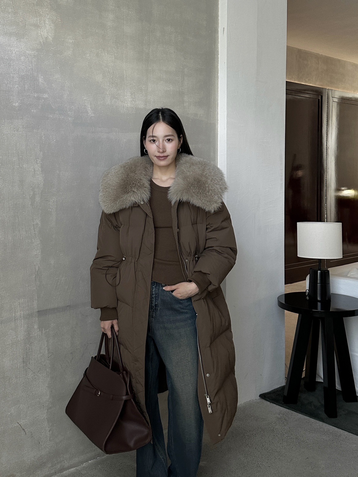 Moyan ダウンジャケット女性の 2024 冬の新韓国スタイルホワイトダックダウンキツネの毛皮の襟ルーズウエストミッドレングスジャケット