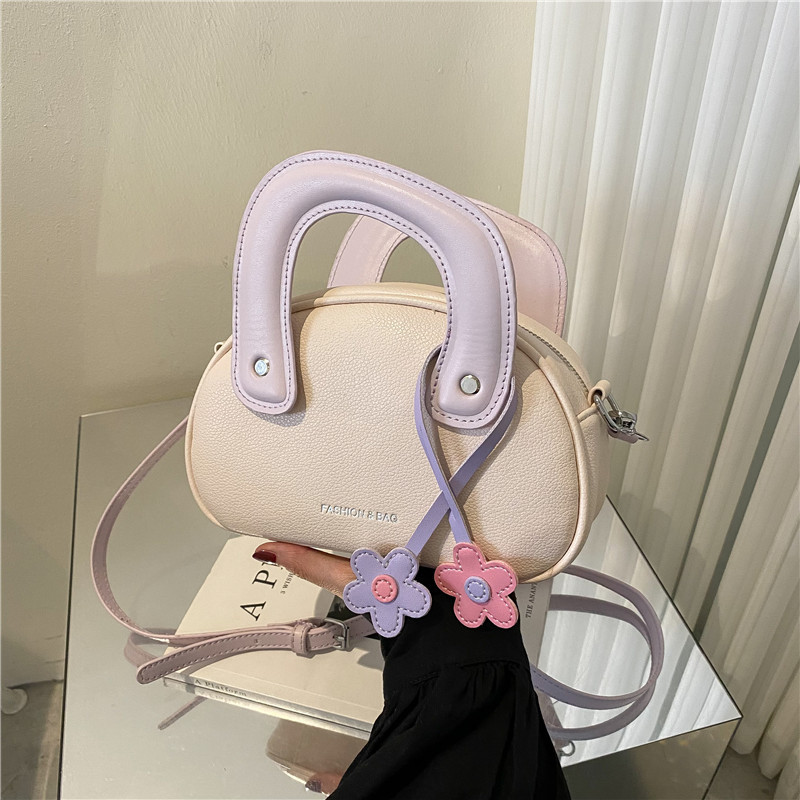 Bolso de moda coreano 2025 verano nuevo bolso femenino lindo bolso de hombro de flores en contraste bolso de mensajero con patrón de lichi