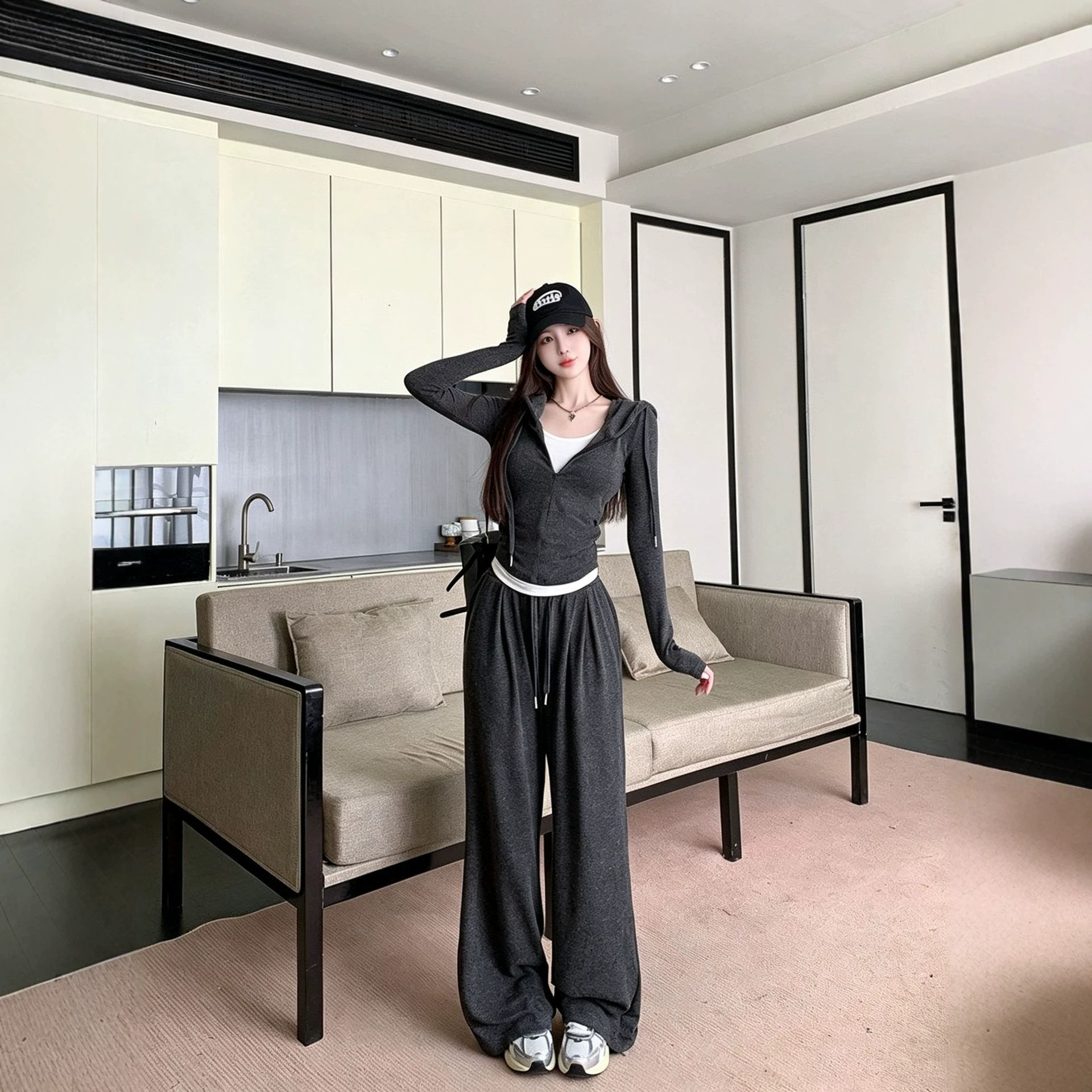 2026春秋新款休闲风韩系修身连帽减龄上衣百搭款高腰阔腿裤两件套