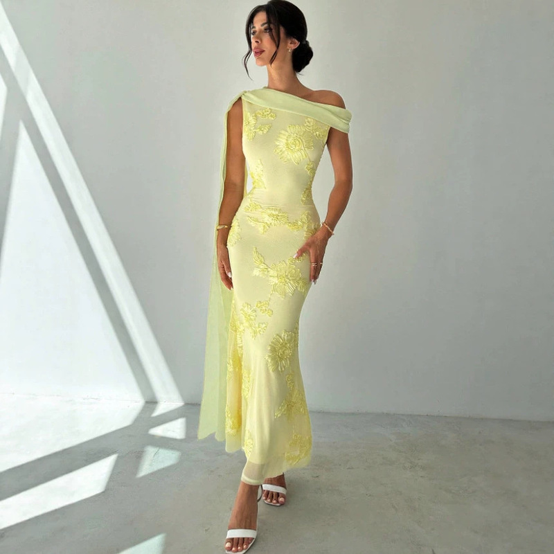 European and American foreign trade women's clothing, elegant and sophisticated evening dress with ribbons, summer asymmetrical off-shoulder waist-cinching long dress European and American foreign trade women's clothing, elegant and sophisticated evening dress with ribbons, summer asymmetrical off-shoulder waist-cinching long dress