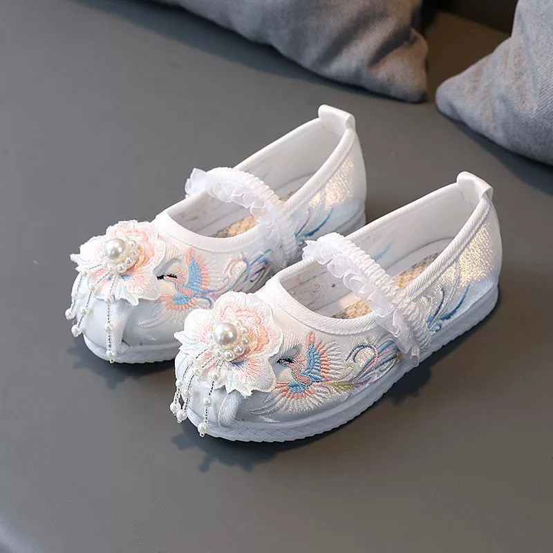 2024 Весенние детские вышитые туфли в китайском стиле