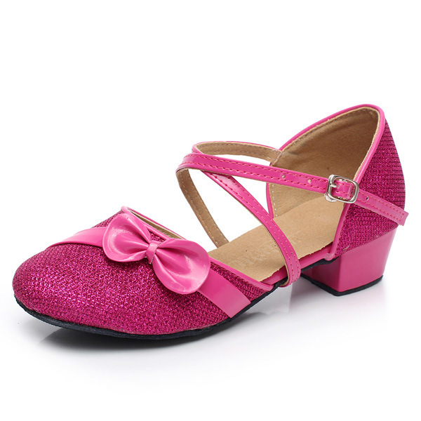 Nuevos zapatos de baile latino de niñas de fondo suave zapatos de baile moderno de tacón medio para niños zapatos de práctica mariposa nudo suela de goma al aire libre