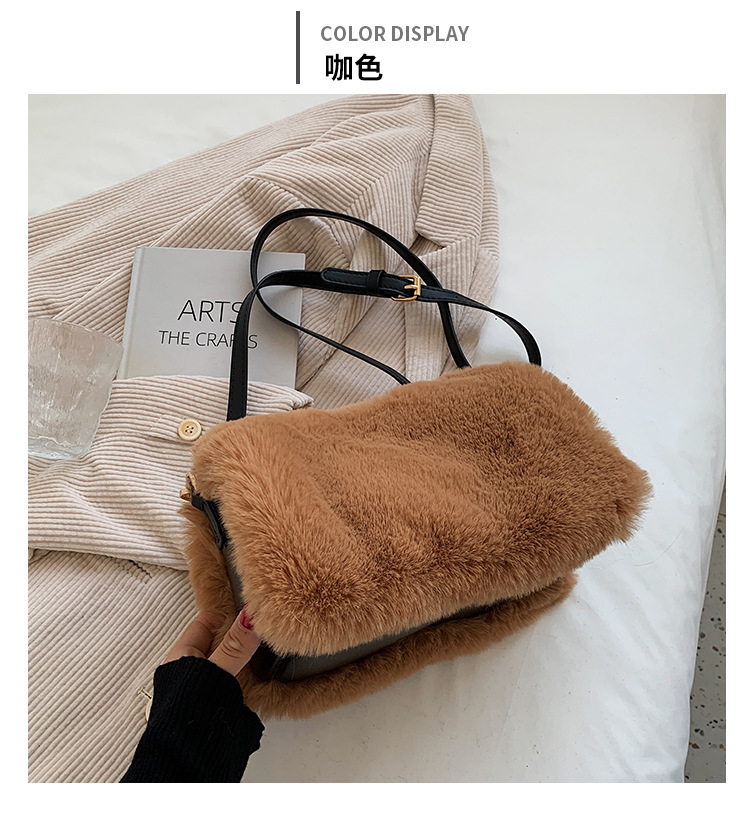 Bag 2021 New Plush Small Square Bag Simple Western Style Autumn And Winter Shoulder Textured Women 's Bag Fashionable Furry Crossbody Bag display picture 16