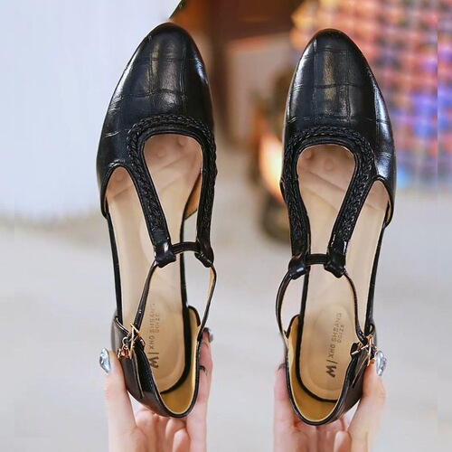 French-style vintage leather hollow-out pumps, small leather shoes, summer new arrival—soft leather pointed-toe cross-strap closed-toe sandals for women