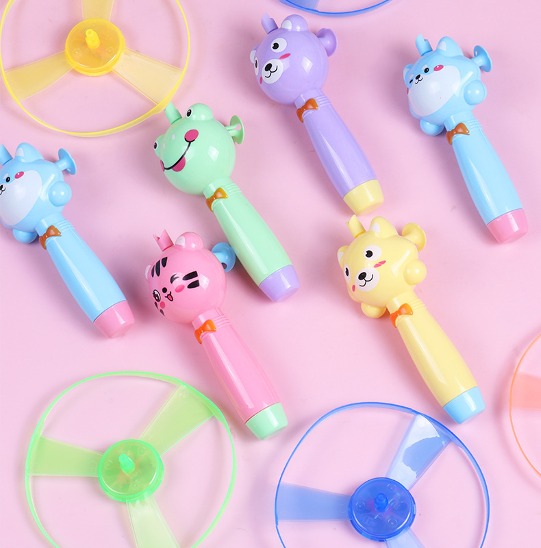 dibujos animados luminoso alambre de tracción mosquero mariposa iluminación de bambú libélula flash flash Frisbee empuje regalo para niños juguetes estandarte