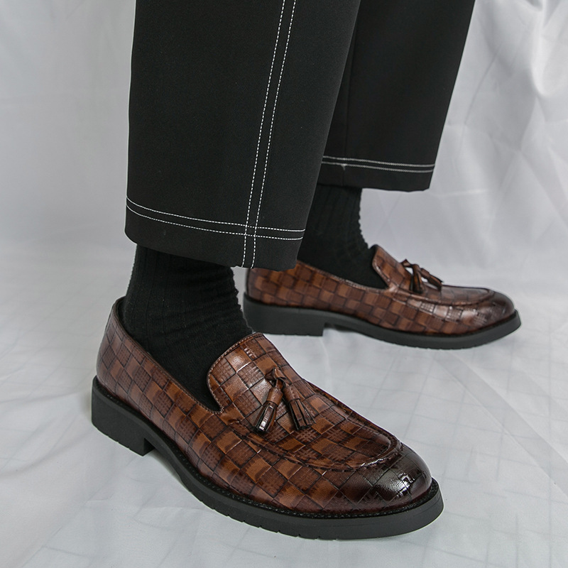 Zapatos de cuero pequeños con flecos transfronterizos para hombres Zapatos Lefu 2025 primavera y otoño nuevos zapatos de cuero de talla grande de estilo británico para hombres