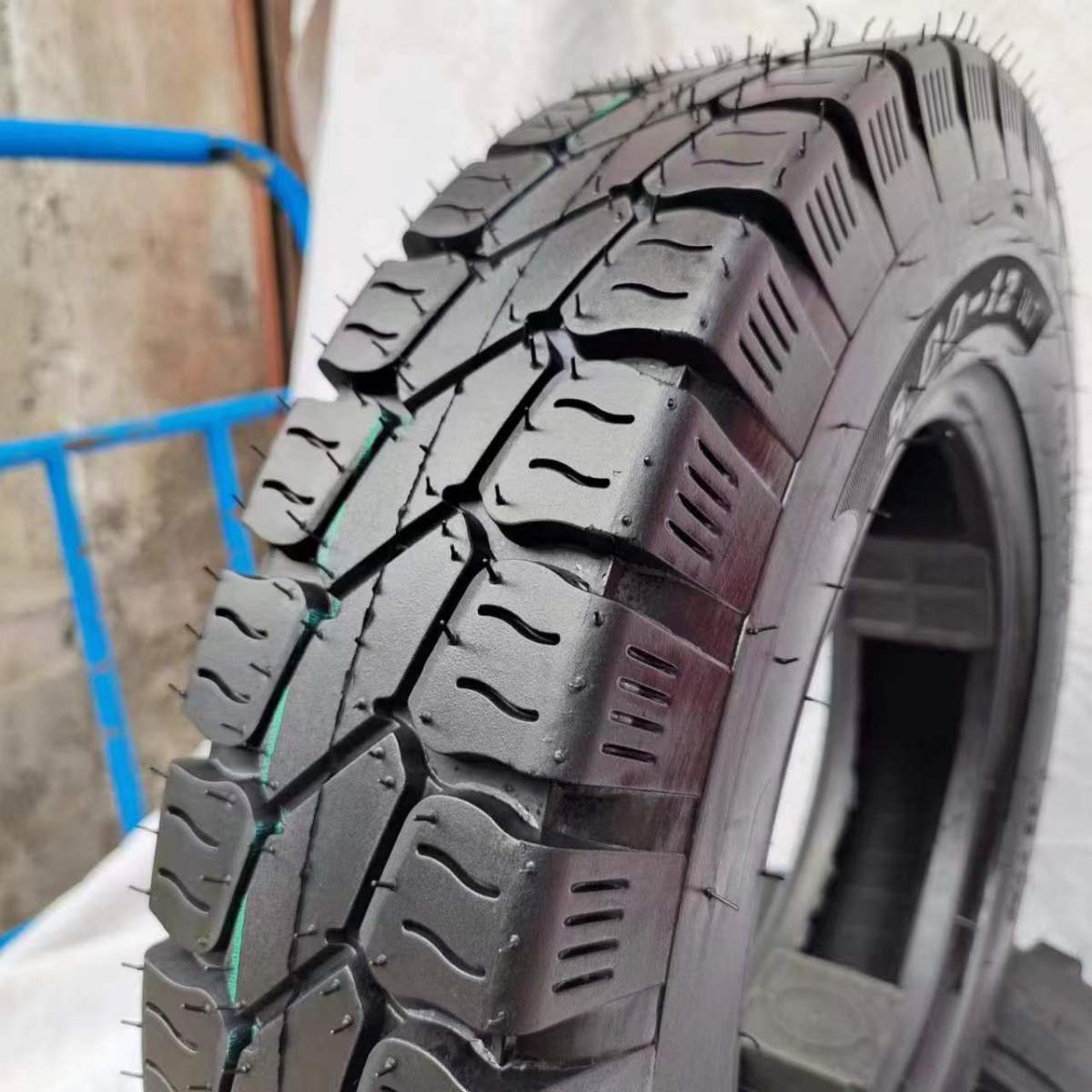 Tricycle tire inner and outer tube 300/3.75/4.00/5.00-12 thick wear-resistant anti-skid explosion-proof steel wire 8 layers
