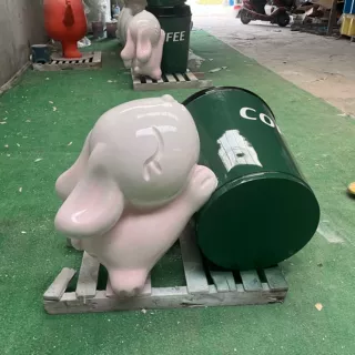 网红趴趴小象咖啡杯玻璃钢雕塑商业街商场门店迎宾景观装饰小品定