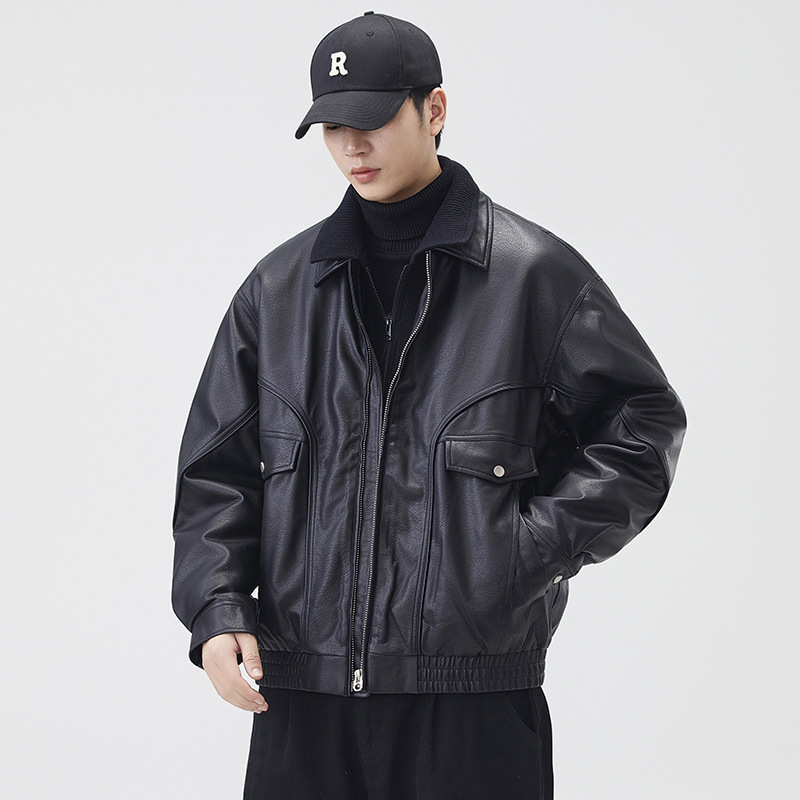 Falso de dos piezas de chaqueta de plumón con solapa de cuero PU para hombres 2025 invierno nuevo estilo casual suelto guapo chaqueta de diseño plumón