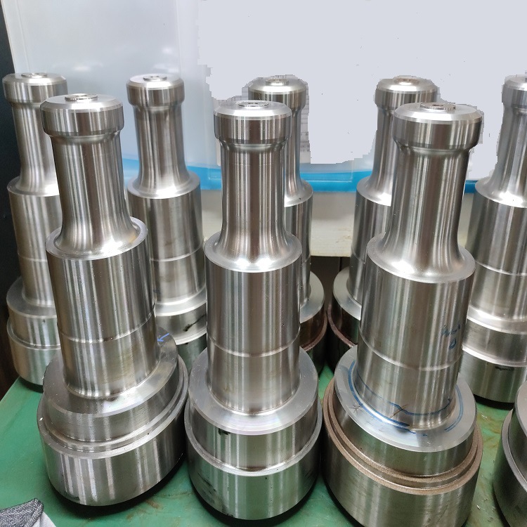 ��ɽ��е�Ǳ��������