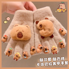 卡皮巴拉毛绒手套冬季可爱儿童加绒保暖用品露指触屏学生写字防寒