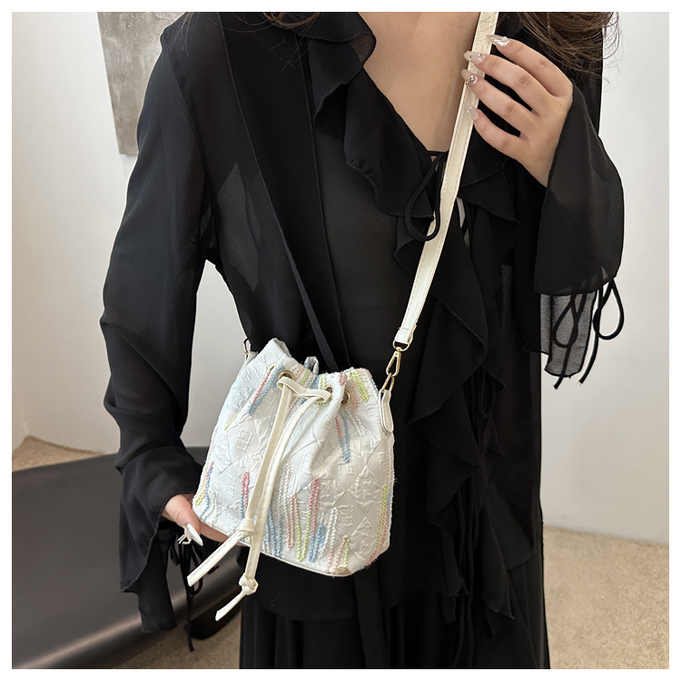 Single-shoulder bag, Korean-style drawstring, fresh and girlish crossbody bag, large capacity, commuting, casual, quality and versatile, Chinese-style bucket bag undefined