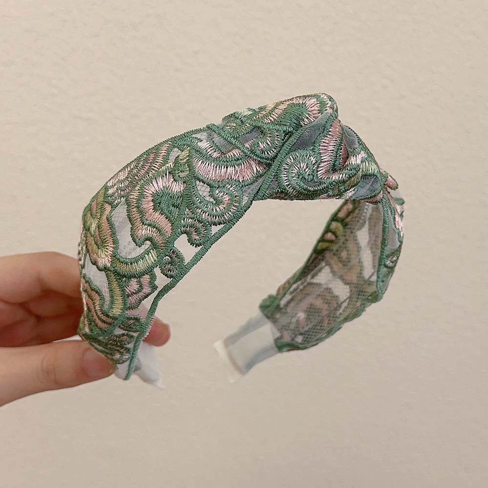 Headband, embroidered Chinese-style floral fresh hair accessory, universal fit, 8×8×1 cm