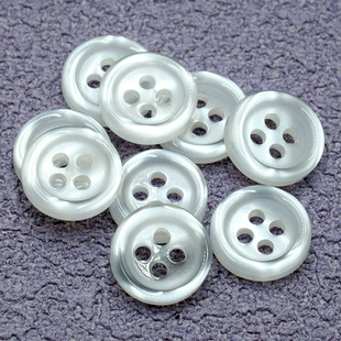 Resin button through white plastic shirt Joker button bright thin edge transparent button manufacturers button wholesale