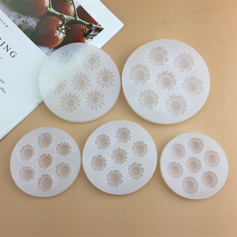 DIYひまわりの太陽の花は砂糖のケーキをひっくり返してシリカゲルの鋳型の手作りの石膏のろうそくの装飾の食品級の鋳型を焼きます。|undefined