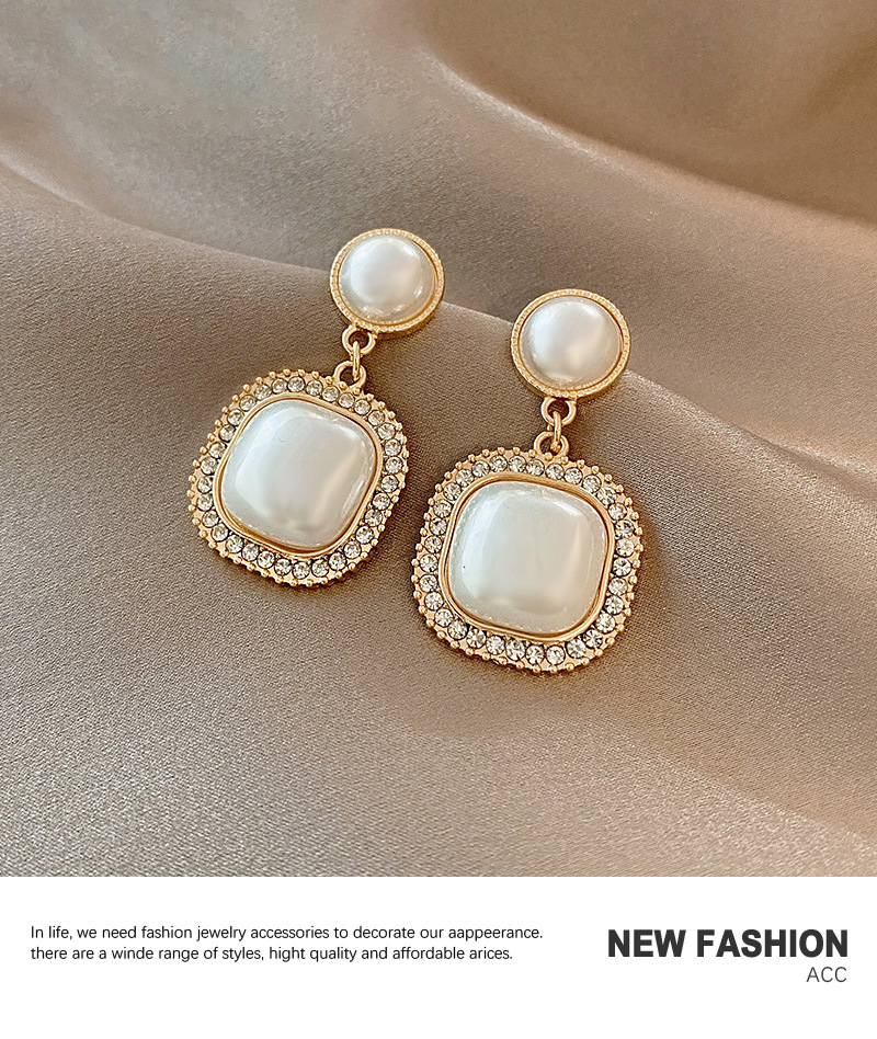 European And American Fashion Earrings Exaggerated Pearl Rhinestone Jewelry Personality Trend Earrings display picture 6