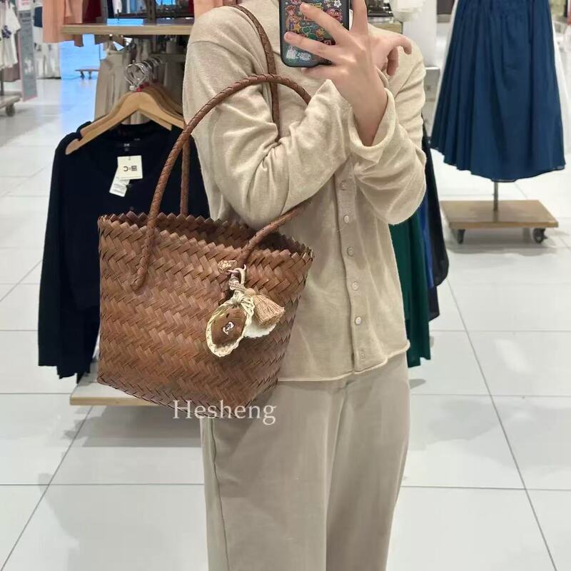 Spring and Summer Beach Vacation Woven Bag 2024 New Style Rattan Handbag Retro Straw Bag Casual Shoulder Bucket Bag Spring and Summer Beach Vacation Woven Bag 2024 New Style Rattan Handbag Retro Straw Bag Casual Shoulder Bucket Bag