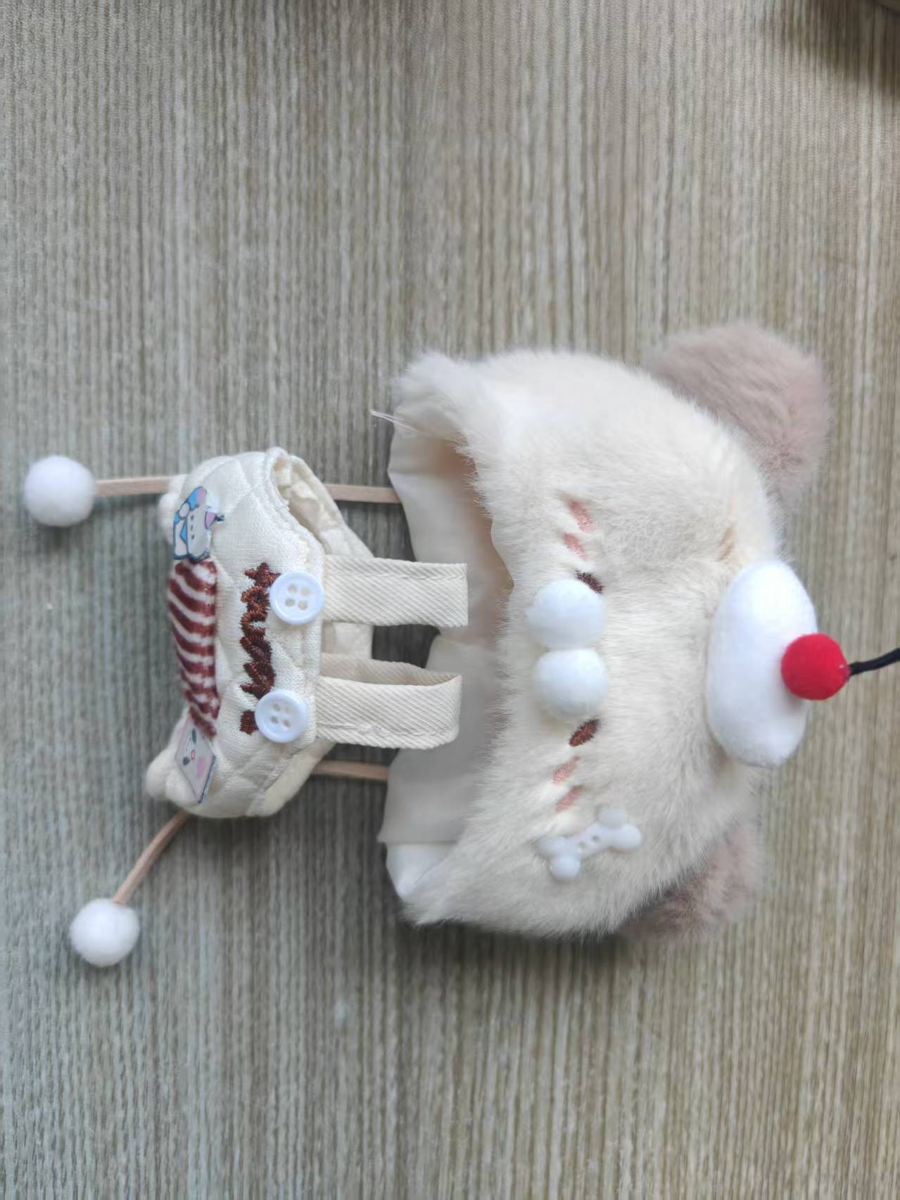 Muñeco de peluche travesti con sombrero, ropa de castor taiyaki y tocado. image 9