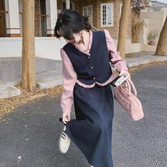 実際に紺色を撮影してファッションのスカートの女性をつなぎ合わせます。2025春の新型の軽熟風の上着の半身のスカートの2つのセットです。