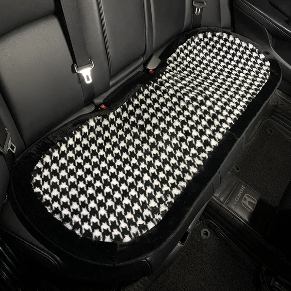 Plush black edge houndstooth - back row