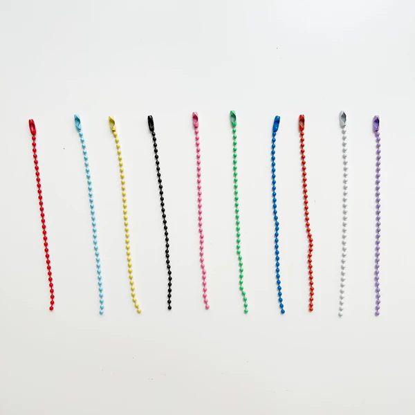 10 pearl chains (randomly distributed in color)