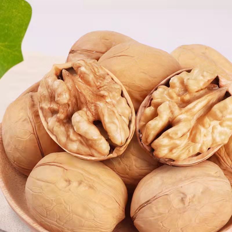 Xinjiang specialty 185 paper-skinned walnuts wholesale 500g hand-peeled Aksu thin-skinned raw walnuts