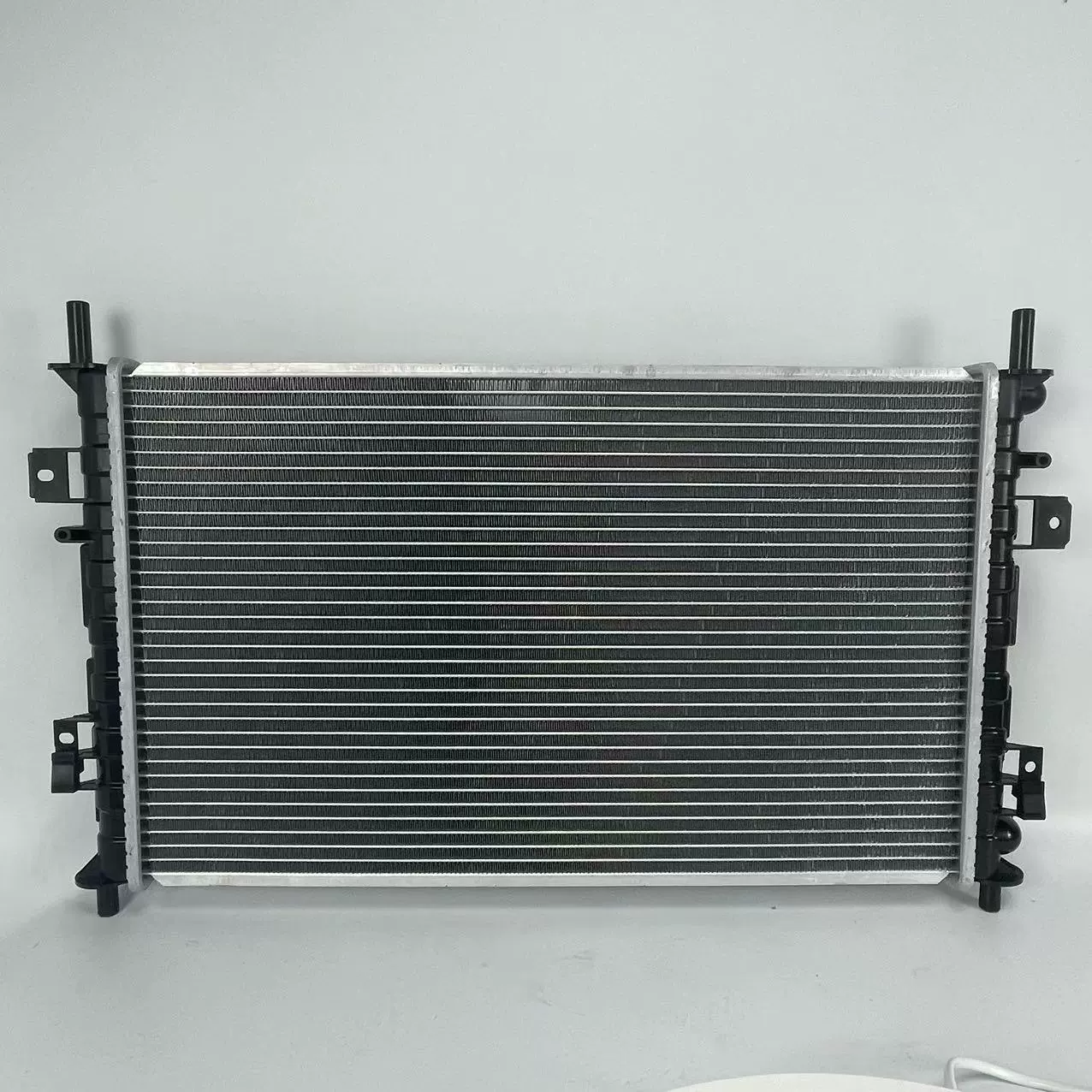 Прямые продажи радиаторов от производителя (универсальные) Радиатор FORD: FIESTA