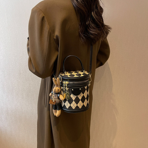 Retro versatile small bag for women  spring new fashion niche crossbody bag texture rhombus portable bucket bag