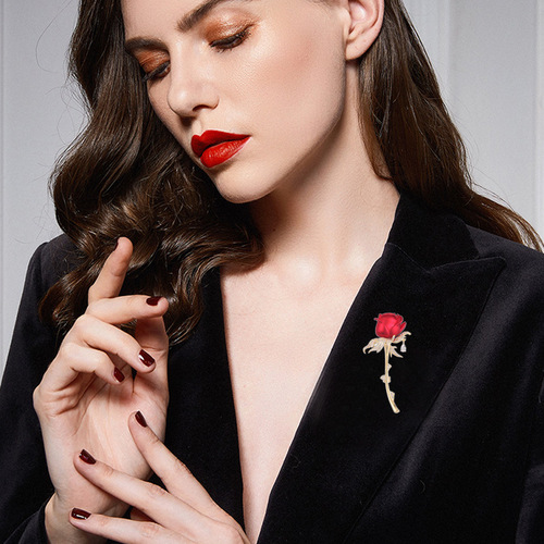 Korean retro atmospheric zircon corsage high-end zircon pin coat coat jewelry red rose brooch for women