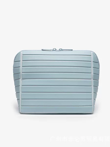 Popular and Practical Large-Capacity Stylish Storage Bag for Travel and Commuting, Striped Three-Dimensional Makeup Bag, Portable and Structurally Sound