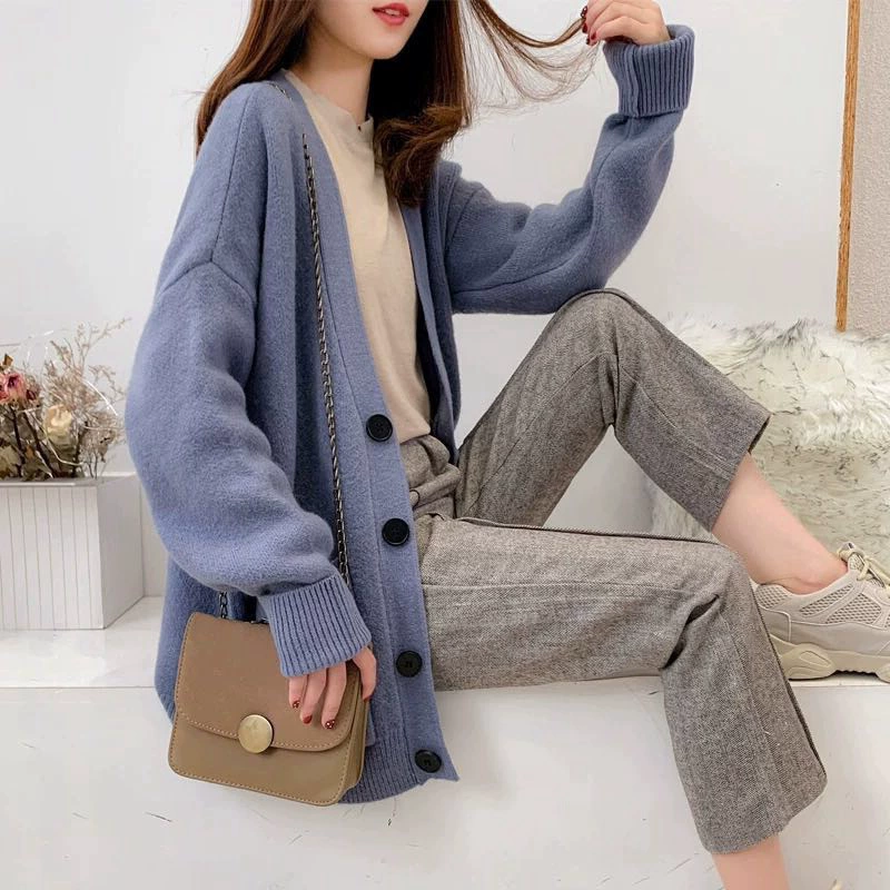 Весенне-осенний кардиган из трикотажа 2025 года, женский свитер в корейском стиле, свободный однобортный кардиган с V-образным вырезом и карманами, однотонный.