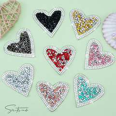 Hot melt adhesive decorative net, love diamond, hot diamond, creative patch, clothing bag patch, mobile phone case hot picture, direct supply from the manufacturer