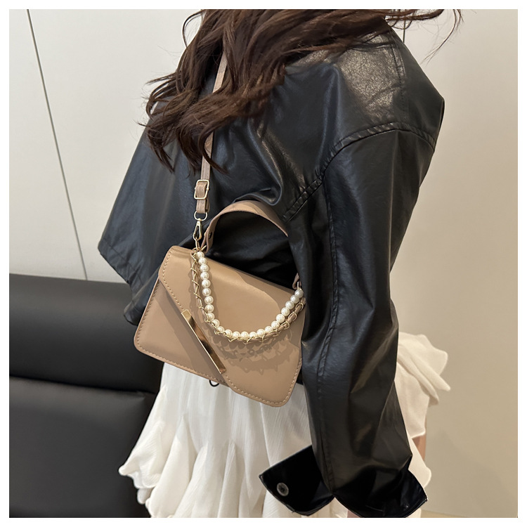 360g Weight Magnetic Buckle Closure Type Single Shoulder Strap Strap Type Shoulder Bag Bags Type Casual, Daily Occasion Pu Leather Material Solid Color Pattern All Seasons Season Women's Gender Elegant, Streetwear Style Square Shape Women's Pu Leather Solid Color Elegant Streetwear Square Magnetic Buckle Shoulder Bag 4