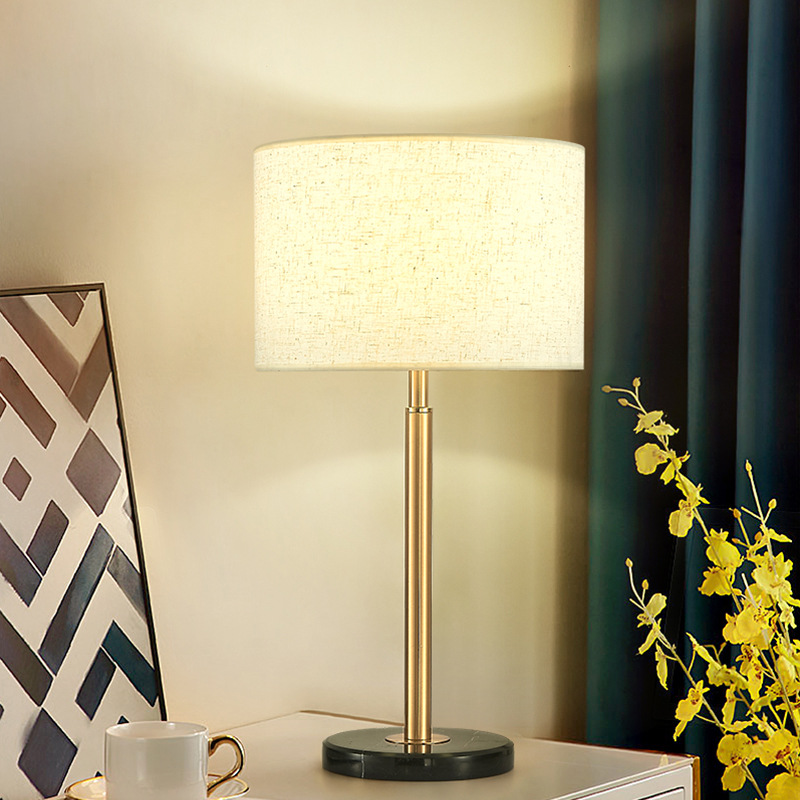 Lámpara de mesa de tela estilo americano, lámpara LED sencilla para hotel, lámpara de mesa para habitación de huéspedes, lámpara de estudio creativa, nueva lámpara de mesa para sala de estar