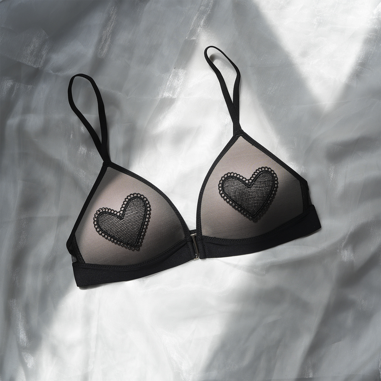 French-Style Push-Up Bra, Thin, Wireless, Sexy Lace Embroidery Bra, Red Triangle Cup for Women in Their Zodiac Year