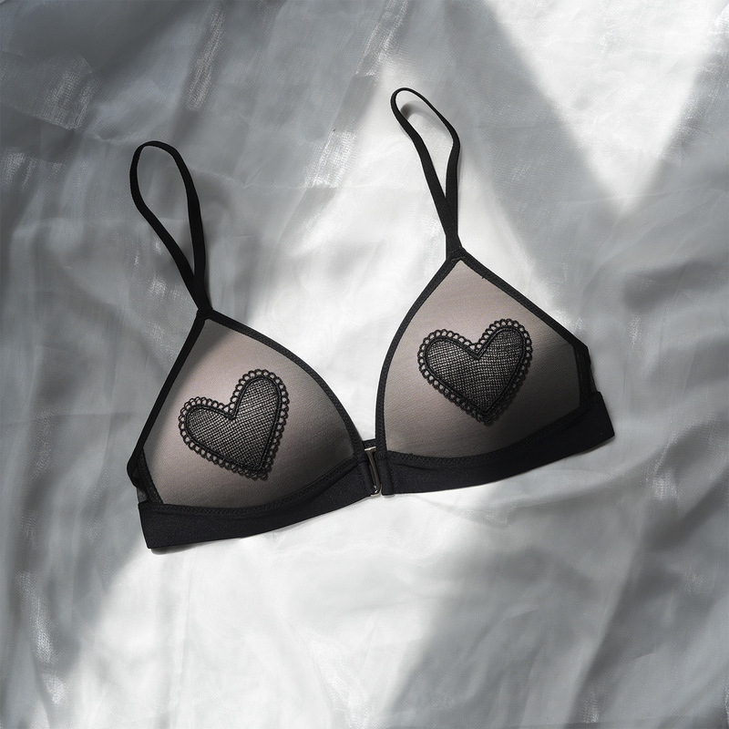 French-Style Push-Up Bra, Thin, Wireless, Sexy Lace Embroidery Bra, Red Triangle Cup for Women in Their Zodiac Year