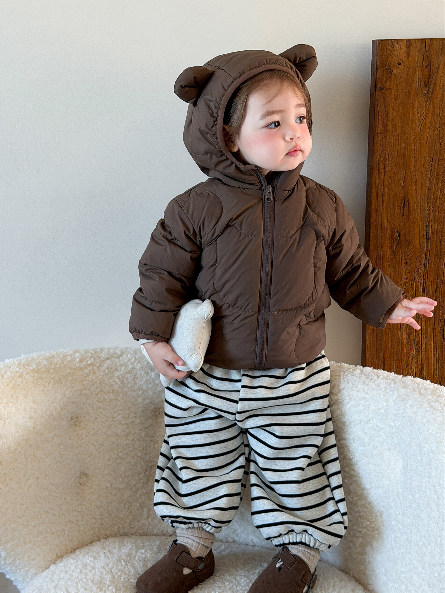 Sugar Pear ropa infantil de invierno de niñas 2025 aire 90 blanco de goma de seda tres abrigos para niños ropa de bebé