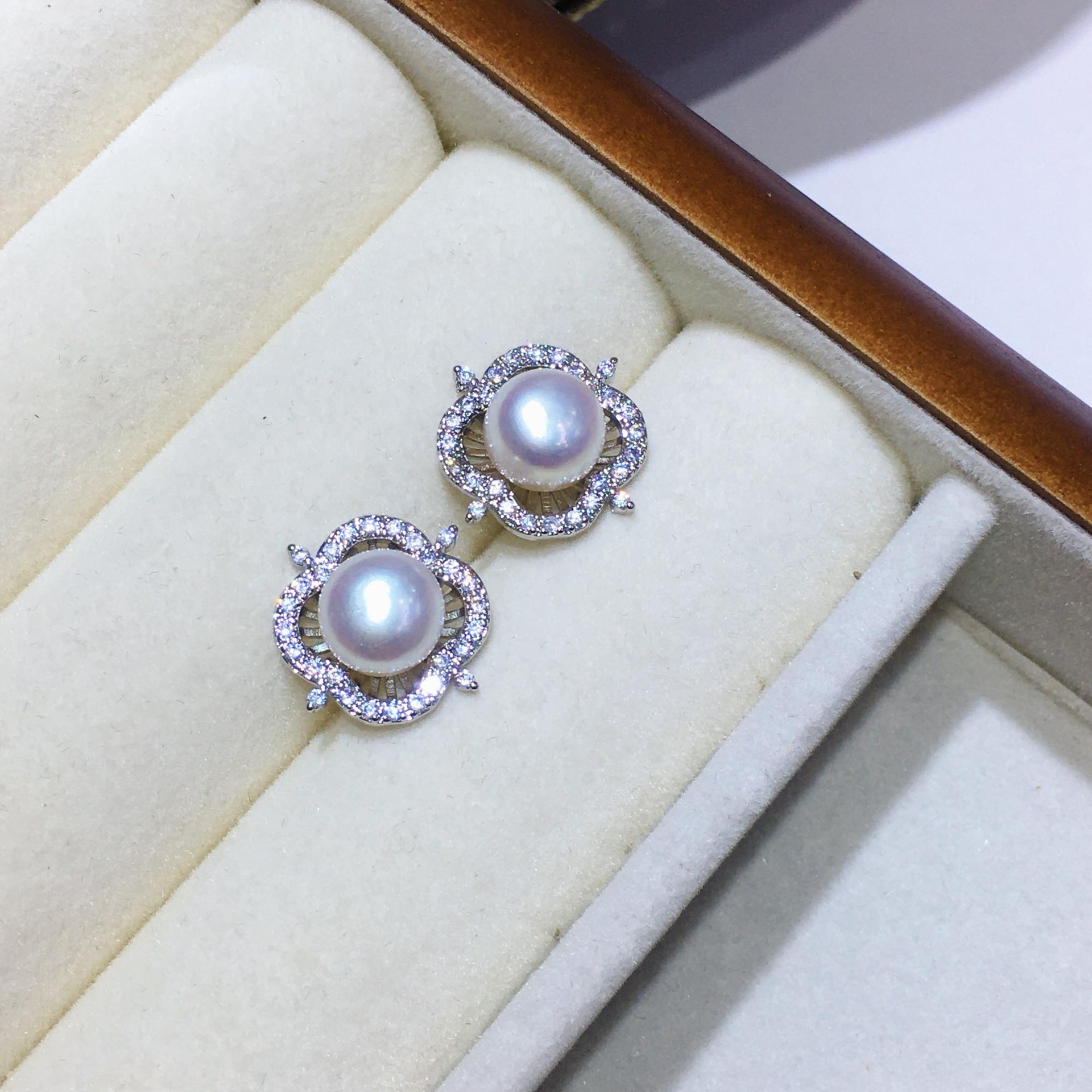 ����ʱ�и���tianȻ�������������˿������������ϵ�ж�������