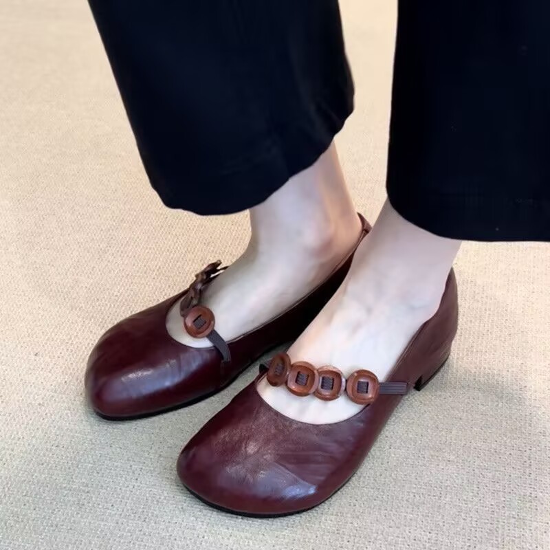 2026 nuevo producto primavera y verano nicho retrógrado cabeza redonda tacones gruesos zapatos de moda simple botón universal boca superficial aumento de altura Mary